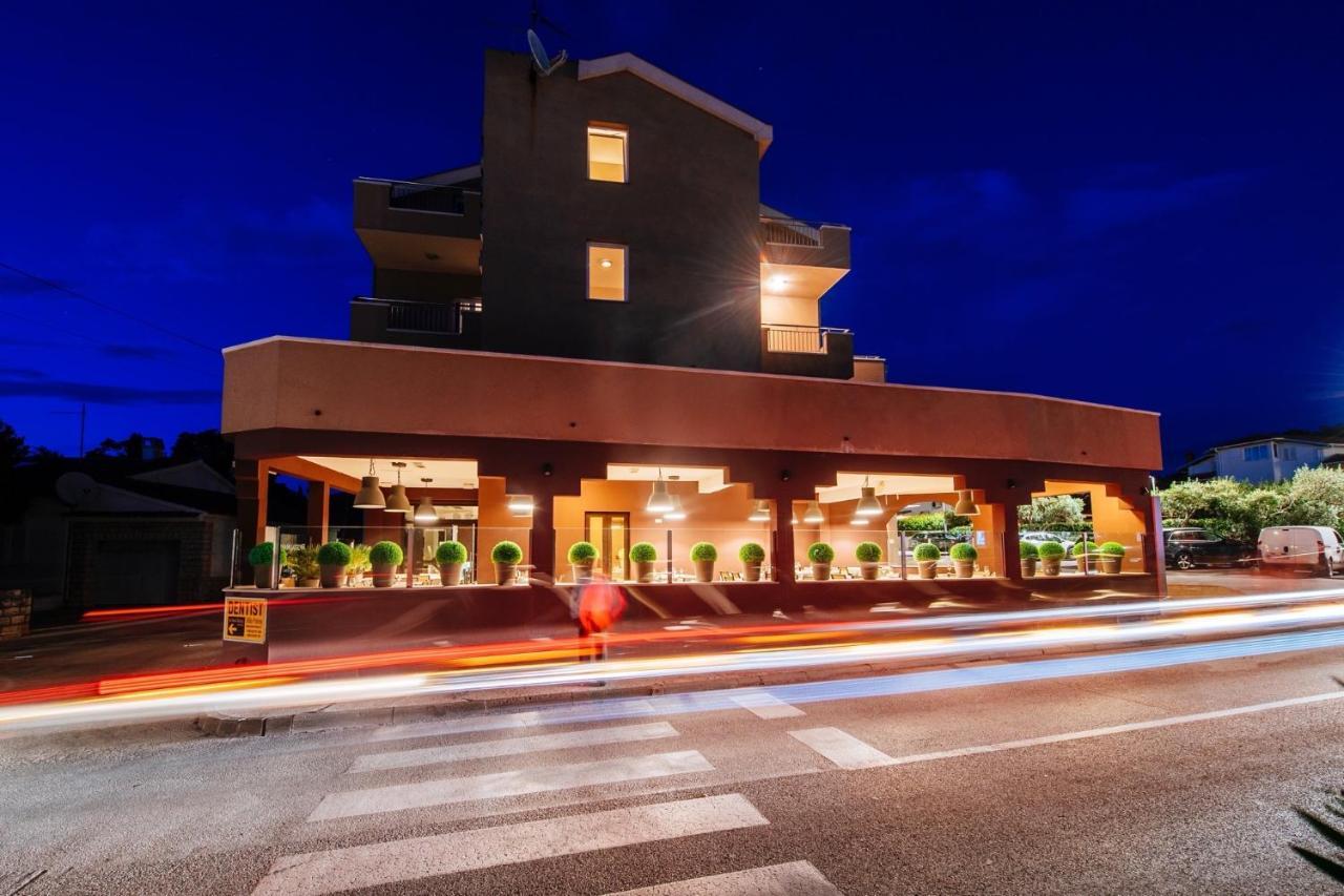 Hotel Terra Novalja Eksteriør bilde